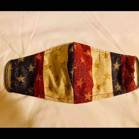 𝐀𝐧𝐲 𝟔 𝐟𝐨𝐫 $𝟑5 ! PATRIOTIC MASKS - Picture 3 of 3